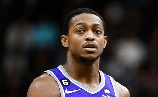 禁区内解围 禁区内解围